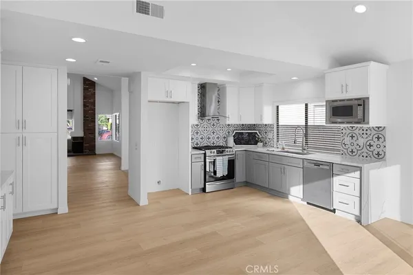 $4,900 | 11 Hunter, Irvine, CA 92620