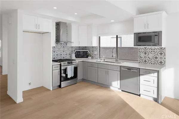 $4,900 | 11 Hunter, Irvine, CA 92620