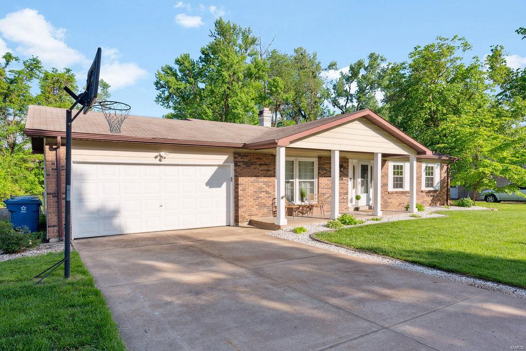 812 Ruth Drive St. Charles, MO 63301 - Photo 2 of 42 Gallery Image 2
