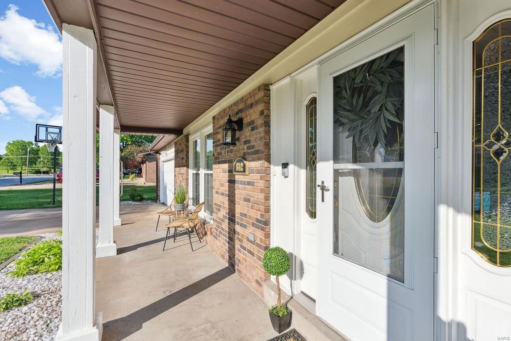 812 Ruth Drive St. Charles, MO 63301 - Photo 3 of 42 Gallery Image 3