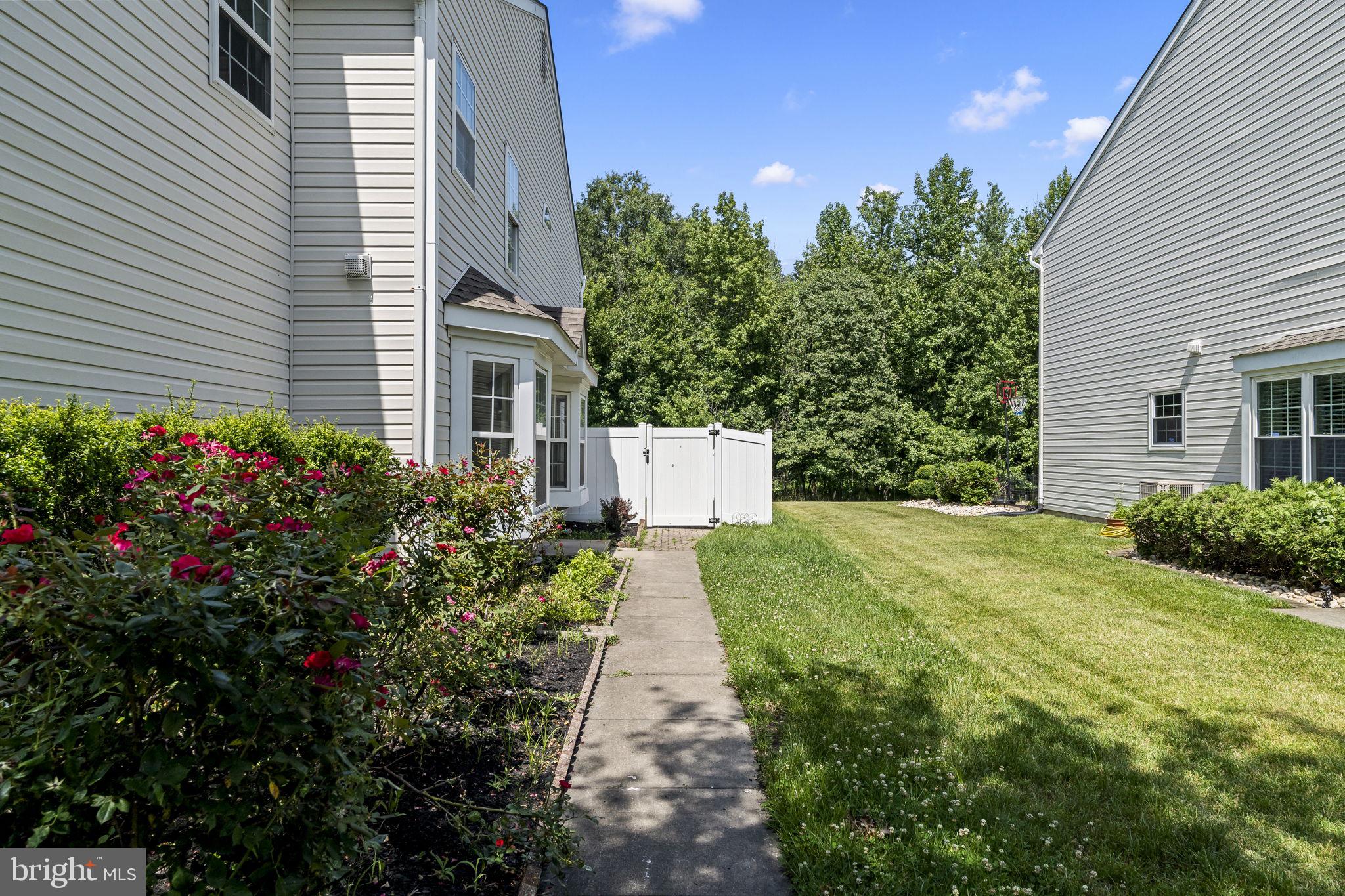 124 Buckingham Way Mount Laurel, NJ 08054 - Photo 4 of 35