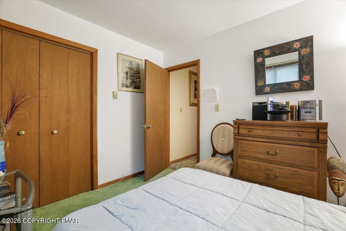 158 Saunders Drive Bushkill, PA 18324 - Photo 33 of 75 31-Bedroom