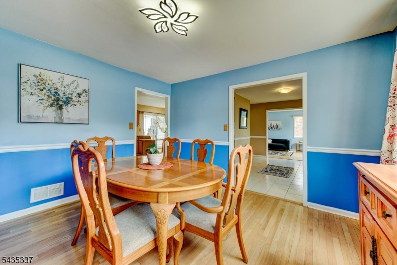 808 Columbus Avenue Raritan, NJ 08869 - Photo 8 of 47