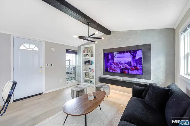 $149,999 | 190 West 24th Street, Bayonne, NJ 07002