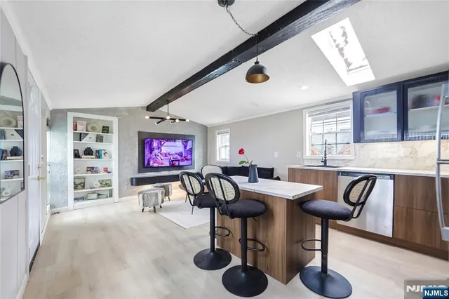 $149,999 | 190 West 24th Street, Bayonne, NJ 07002