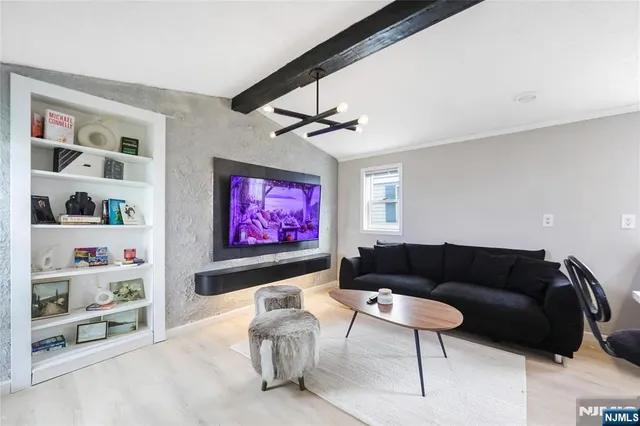 $149,999 | 190 West 24th Street, Bayonne, NJ 07002