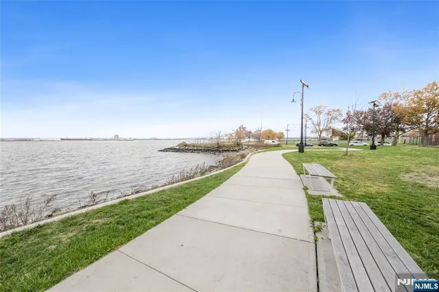 $149,999 | 190 West 24th Street, Bayonne, NJ 07002