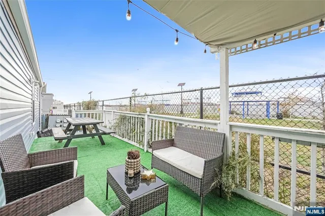 $149,999 | 190 West 24th Street, Bayonne, NJ 07002