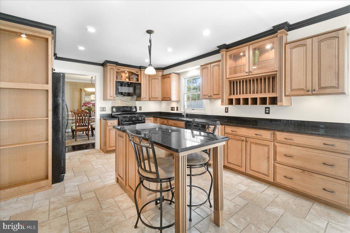 11925 Riding Loop Terrace North Potomac, MD 20878 - Photo 16 of 54 Kitchen