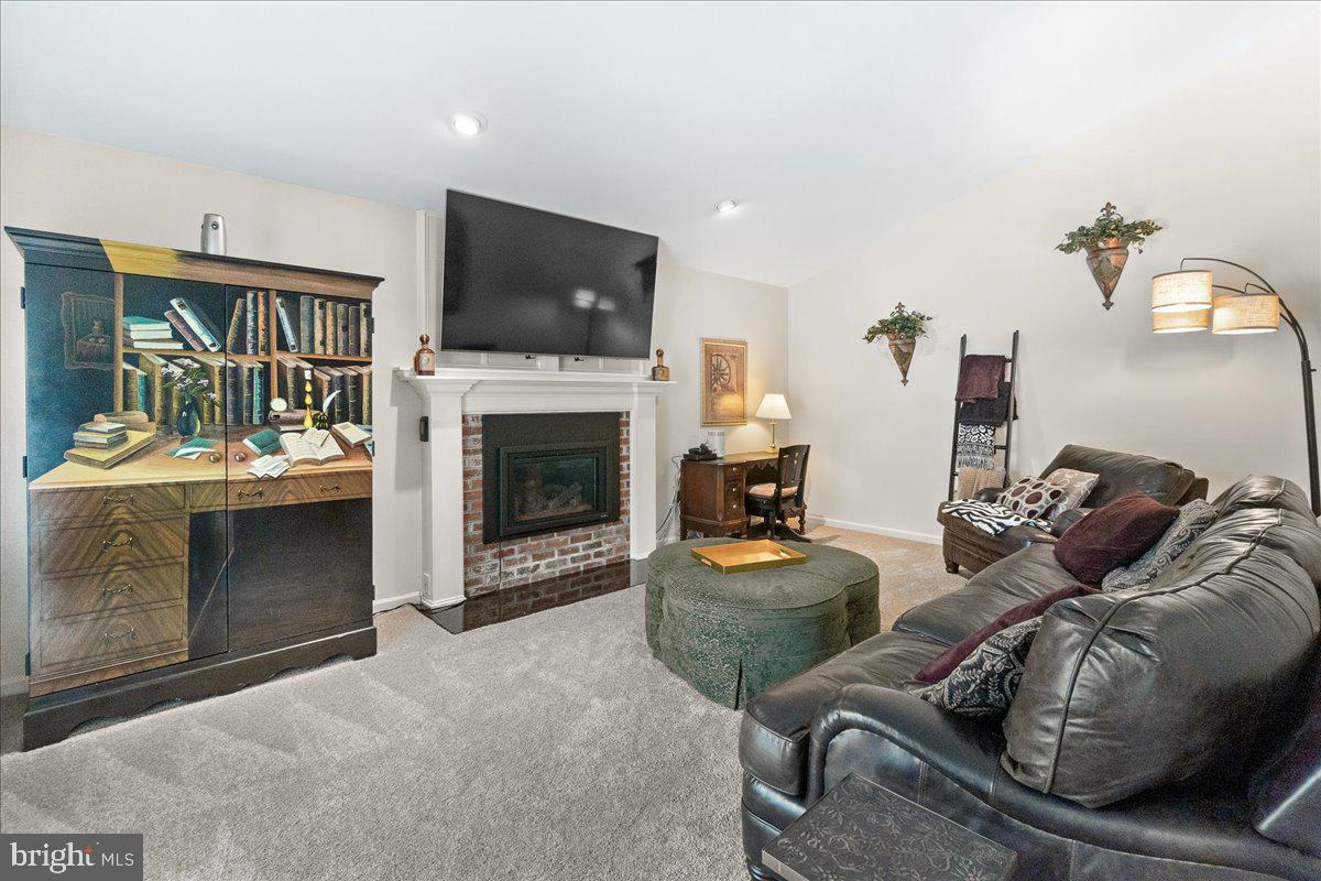 11925 Riding Loop Terrace North Potomac, MD 20878 - Photo 19 of 54 Family Room