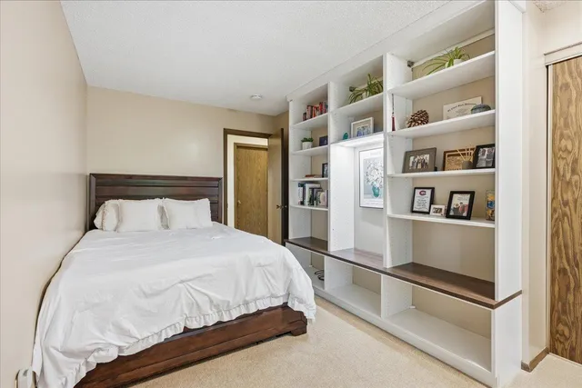 $260,000 | 3640 Independence Avenue South, Unit 61, St. Louis Park, MN 55426