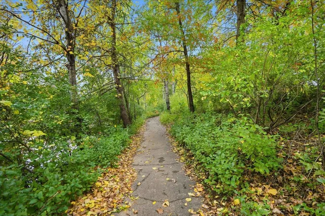 $260,000 | 3640 Independence Avenue South, Unit 61, St. Louis Park, MN 55426