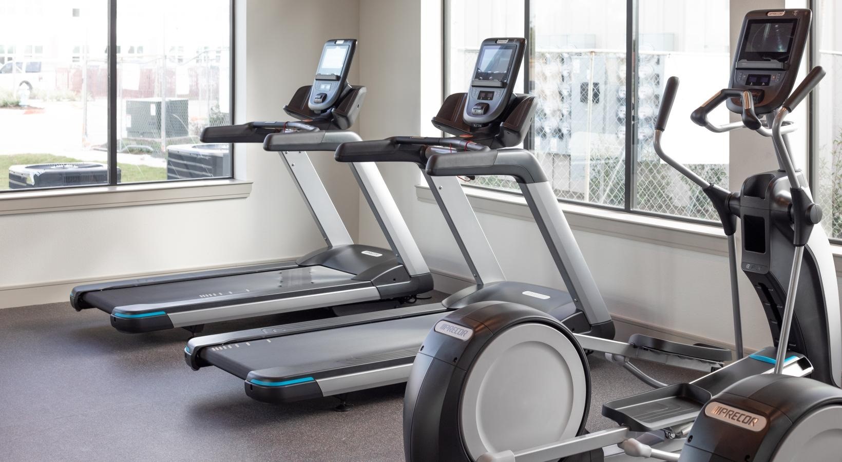 12111 South Main Street, Unit 3103 Houston, TX 77035 - Photo 16 of 24 a view of a room with gym equipment