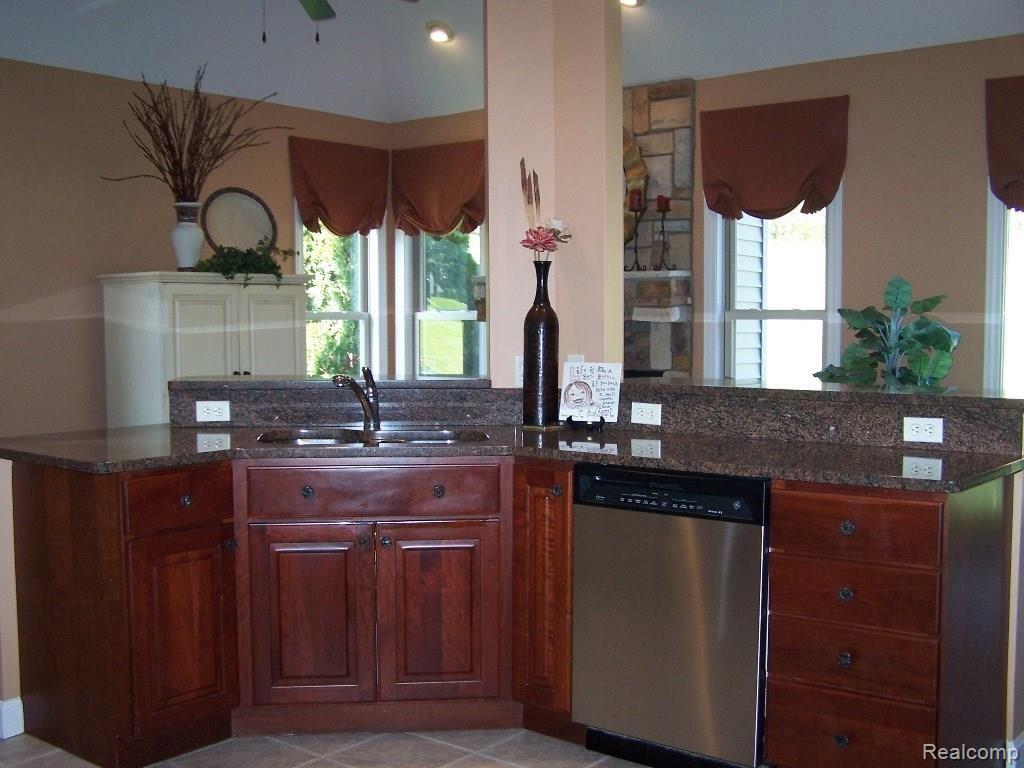 2330 Sundance Ridge Howell, MI 48843 - Photo 25 of 50 Sundance Rdg 2330 12.JPG