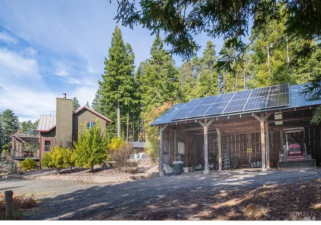 $1,299,000 | 40695 Roseman Creek Road, Gualala, CA 95445