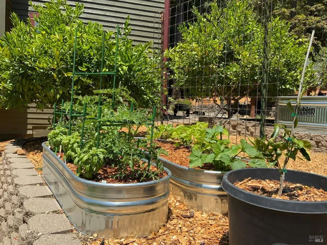 $1,299,000 | 40695 Roseman Creek Road, Gualala, CA 95445