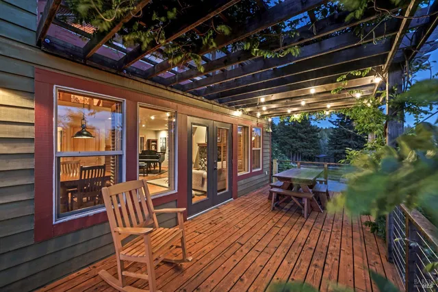 $1,299,000 | 40695 Roseman Creek Road, Gualala, CA 95445