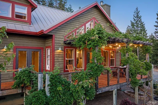 $1,299,000 | 40695 Roseman Creek Road, Gualala, CA 95445