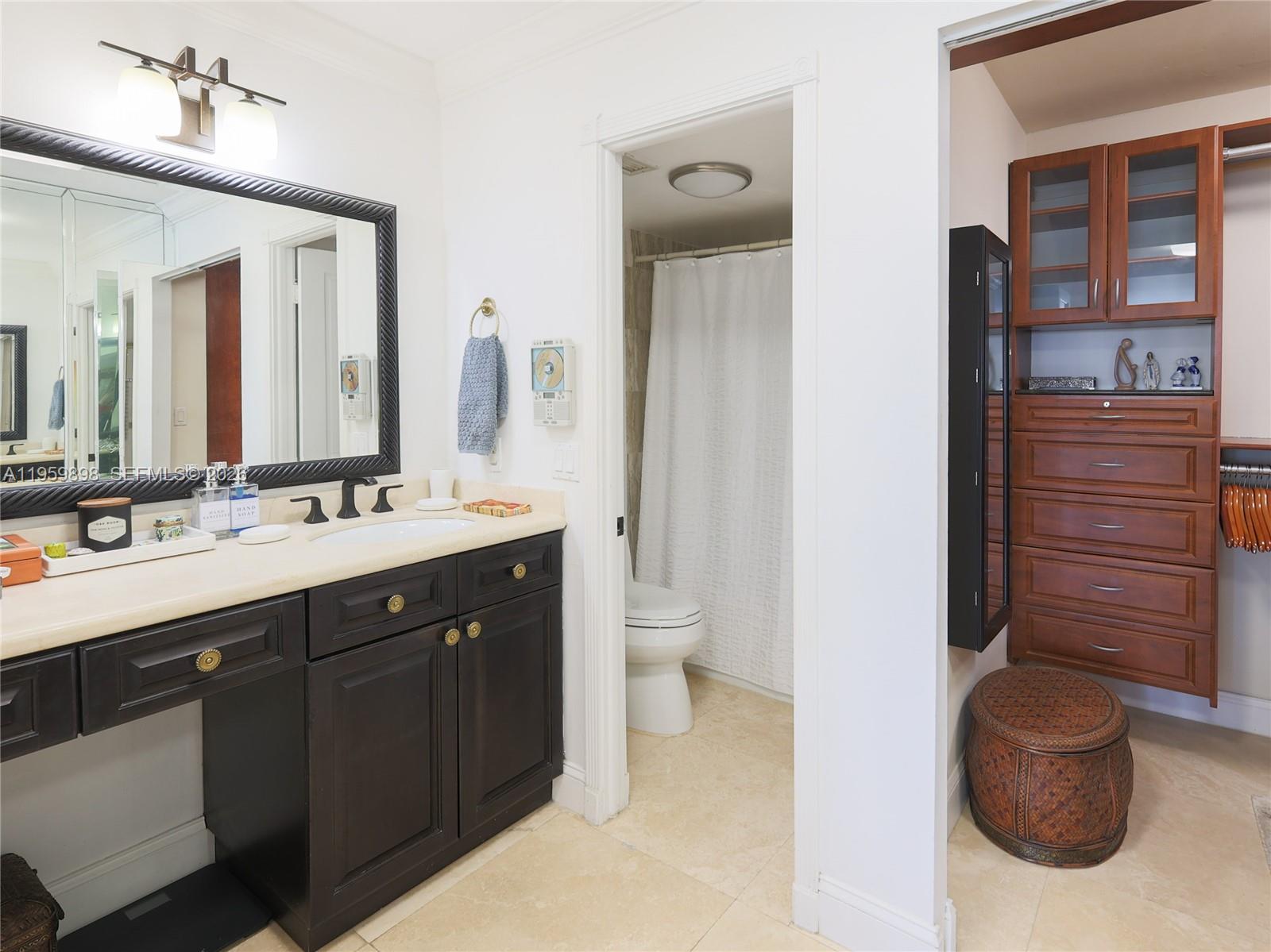 550 Ocean Drive, Unit 8B Key Biscayne, FL 33149 - Photo 14 of 34