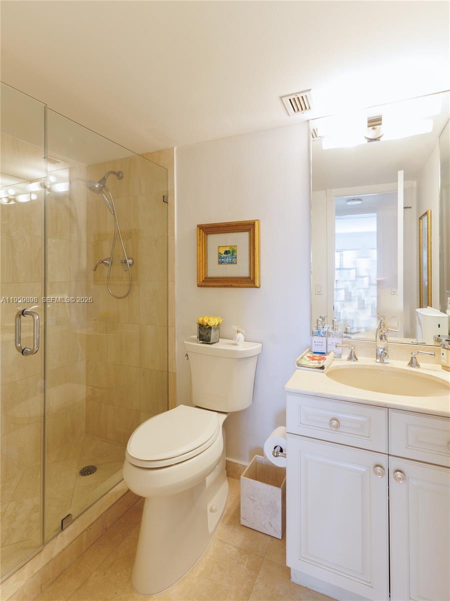 550 Ocean Drive, Unit 8B Key Biscayne, FL 33149 - Photo 15 of 34