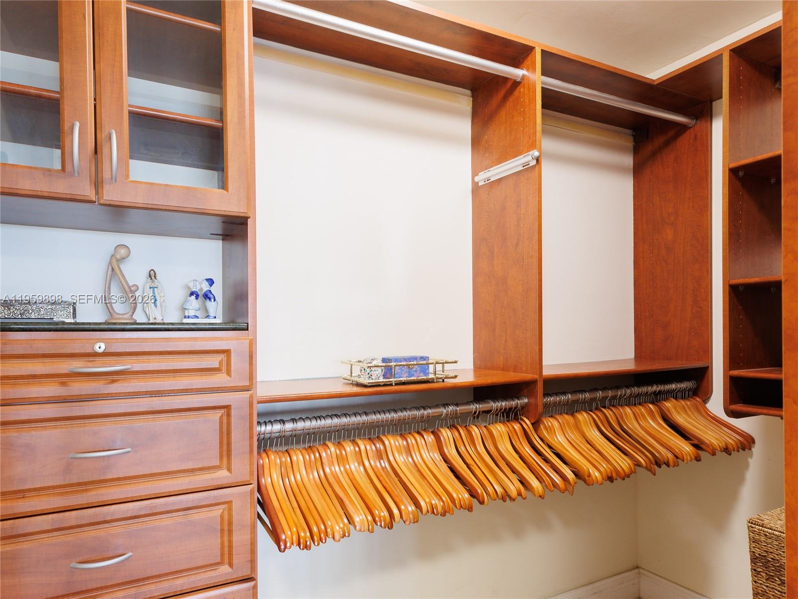 550 Ocean Drive, Unit 8B Key Biscayne, FL 33149 - Photo 17 of 34