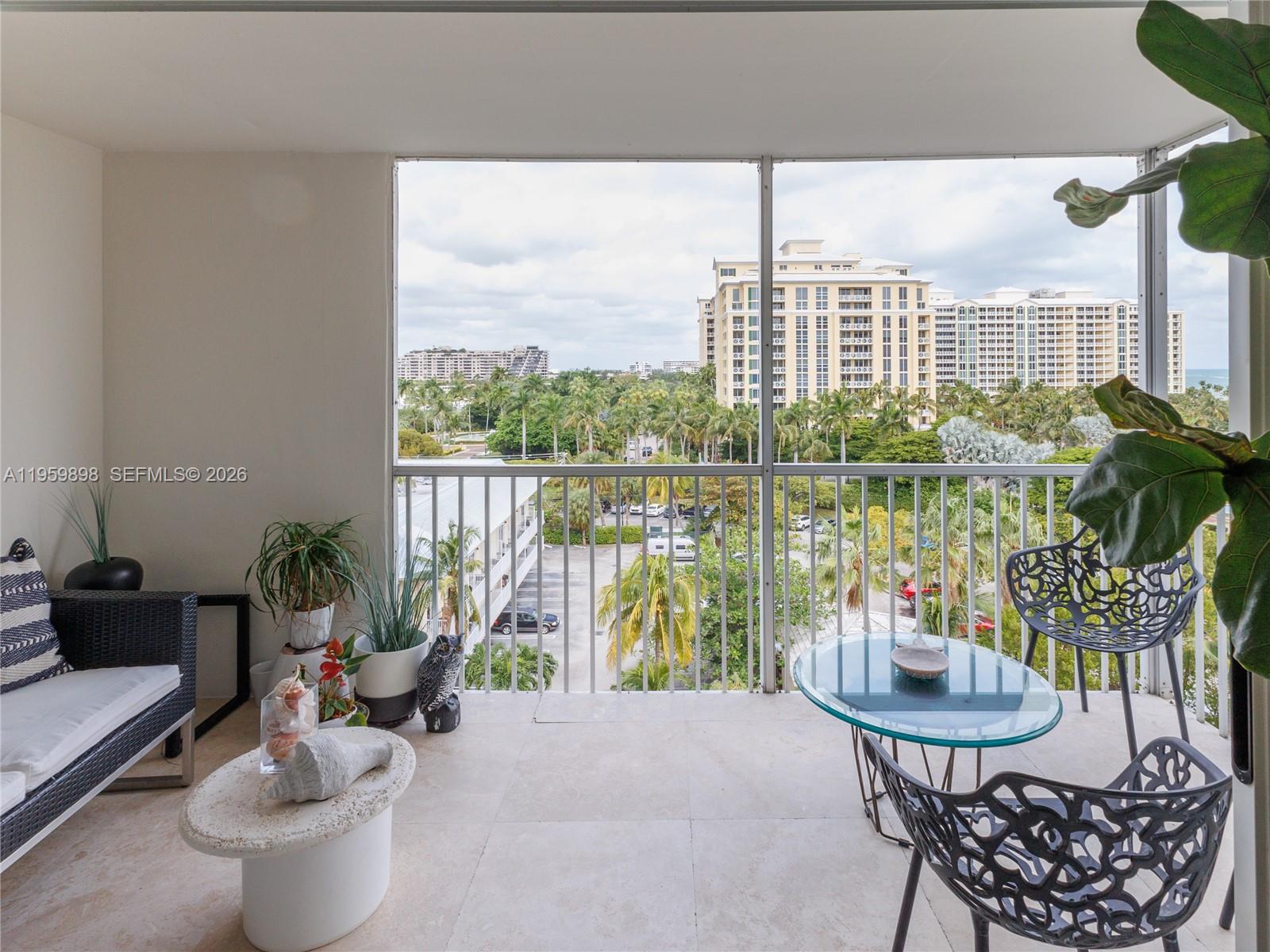 550 Ocean Drive, Unit 8B Key Biscayne, FL 33149 - Photo 4 of 34