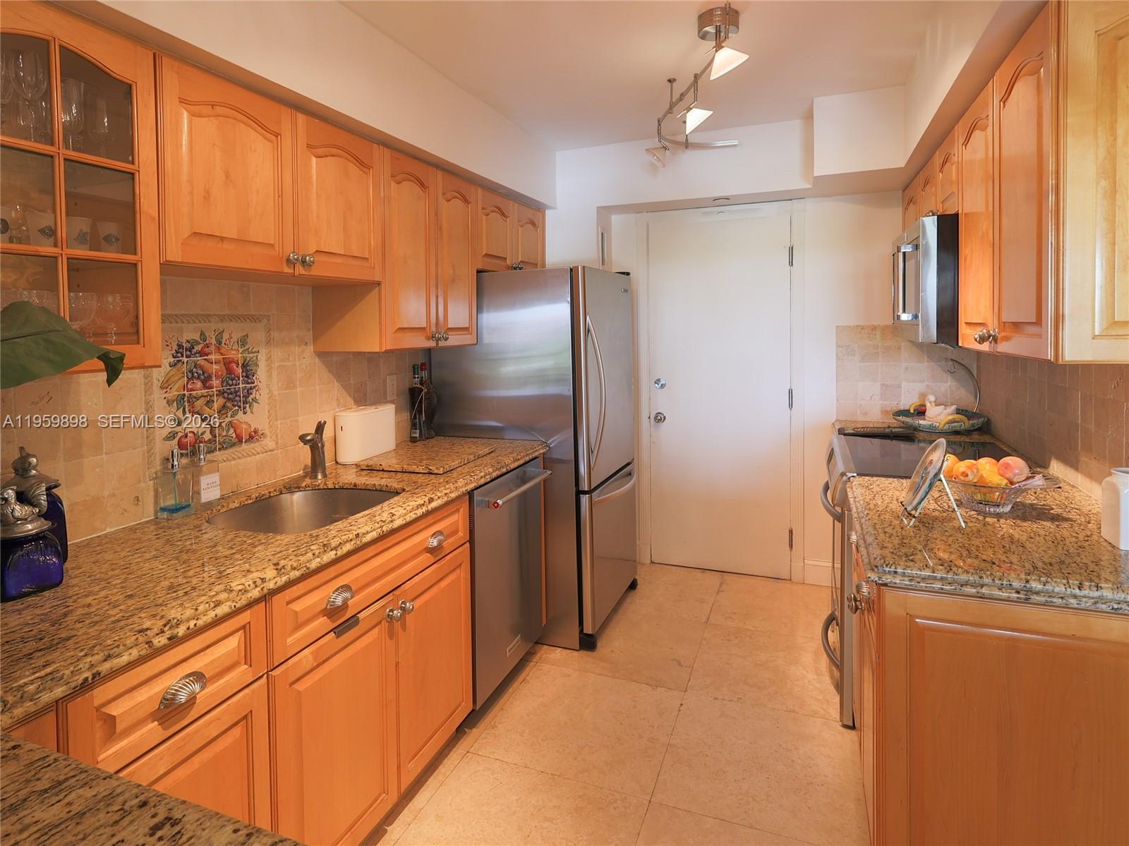 550 Ocean Drive, Unit 8B Key Biscayne, FL 33149 - Photo 8 of 34