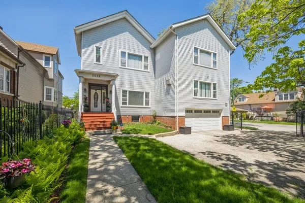$3,500 | 2536 West Logan Boulevard, Unit 1, Chicago, IL 60647