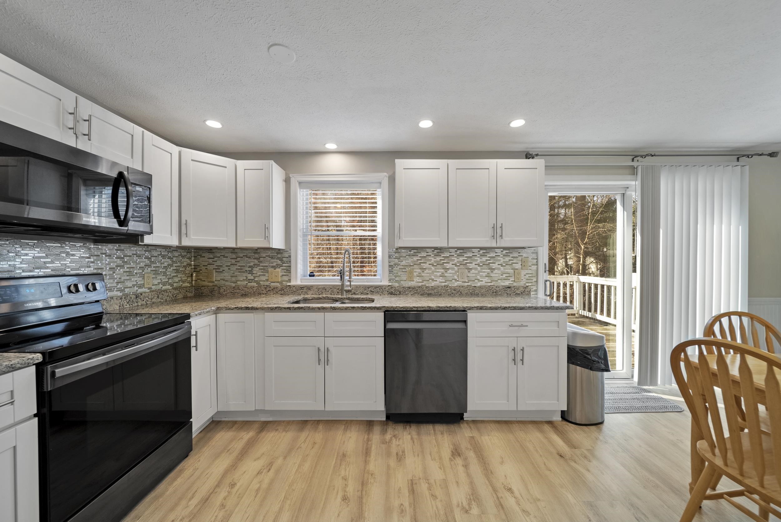 167 A Hampstead Road, Unit A Derry, NH 03038 - Photo 7 of 24