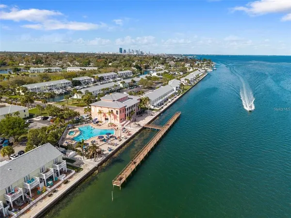 $4,200 | 5174 Beach Drive Southeast, Unit D, St. Petersburg, FL 33705