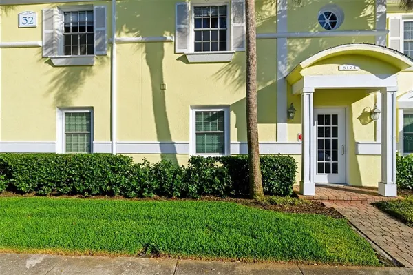 $4,200 | 5174 Beach Drive Southeast, Unit D, St. Petersburg, FL 33705