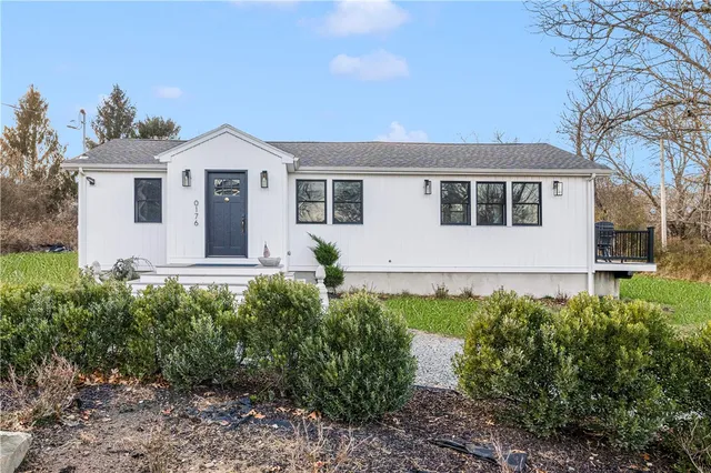$599,000 | 176 Daniel Avenue, Portsmouth, RI 02872