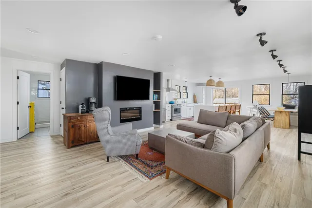 $599,000 | 176 Daniel Avenue, Portsmouth, RI 02872