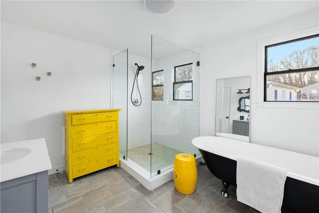 $599,000 | 176 Daniel Avenue, Portsmouth, RI 02872