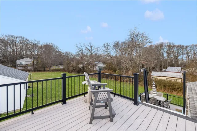 $599,000 | 176 Daniel Avenue, Portsmouth, RI 02872