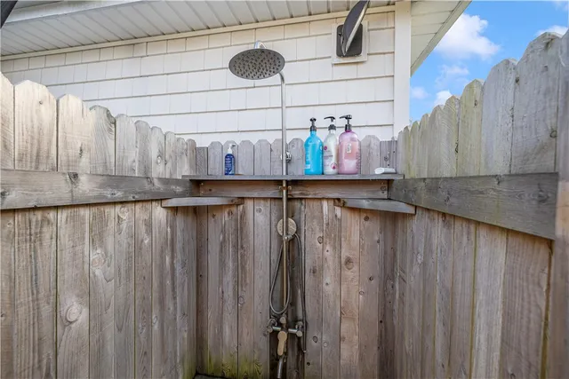 $599,000 | 176 Daniel Avenue, Portsmouth, RI 02872