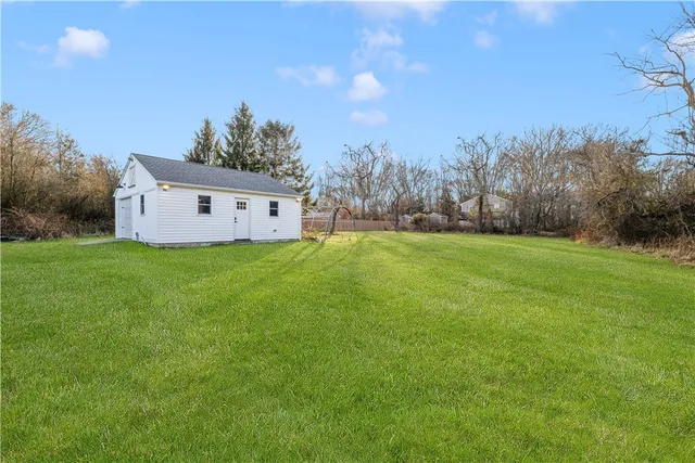 $599,000 | 176 Daniel Avenue, Portsmouth, RI 02872