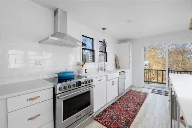 $599,000 | 176 Daniel Avenue, Portsmouth, RI 02872