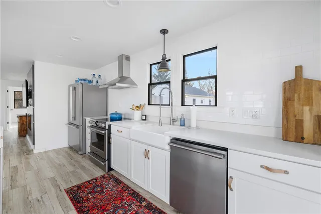 $599,000 | 176 Daniel Avenue, Portsmouth, RI 02872