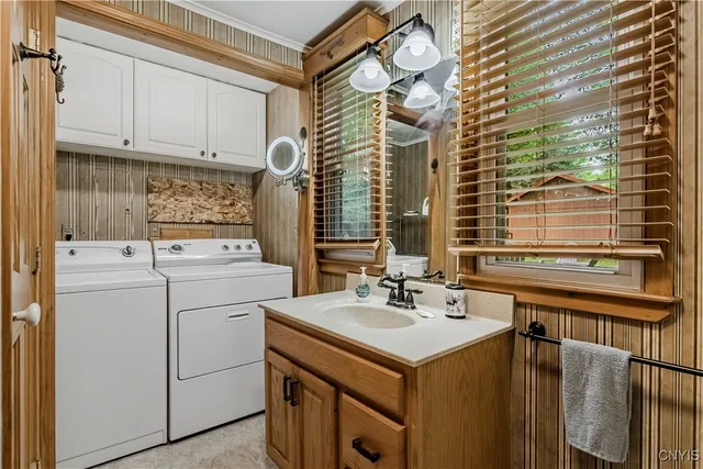 $595,000 | 118 East Avenue, Webb, NY 13331