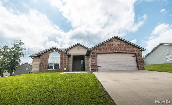 $305,500 | 103 Maxwell, Waynesville, MO 65583