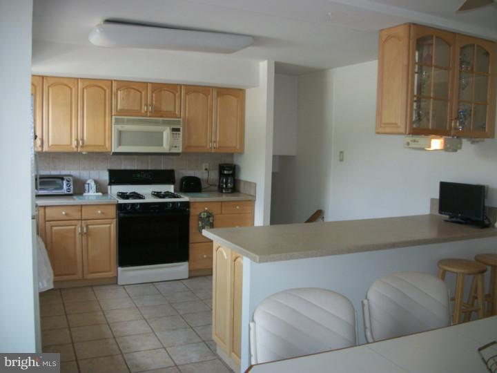 303 Sharpless Road Southampton, PA 18966 - Photo 15 of 25 Kitchen