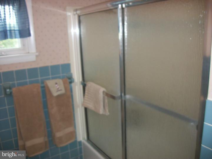 303 Sharpless Road Southampton, PA 18966 - Photo 20 of 25 Bathroom
