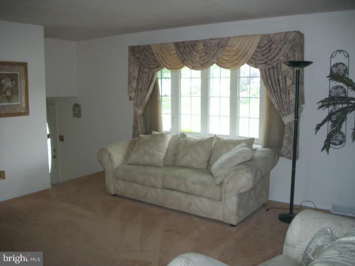 303 Sharpless Road Southampton, PA 18966 - Photo 24 of 25 Family Room