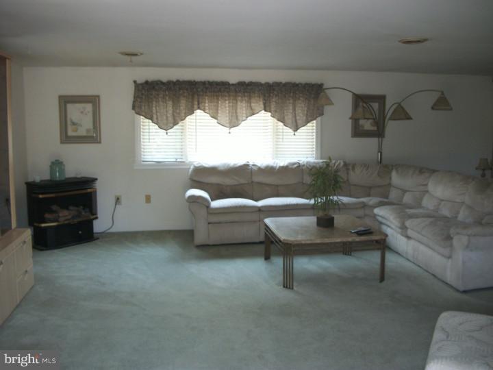 303 Sharpless Road Southampton, PA 18966 - Photo 7 of 25 Great Room