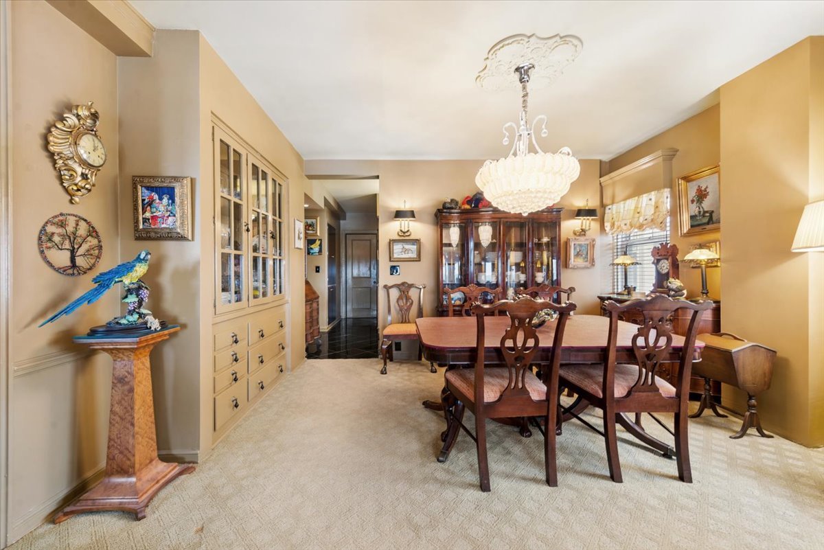 5555 North Sheridan Road, Unit 1007 Chicago, IL 60640 - Photo 10 of 32 Gallery Image 10
