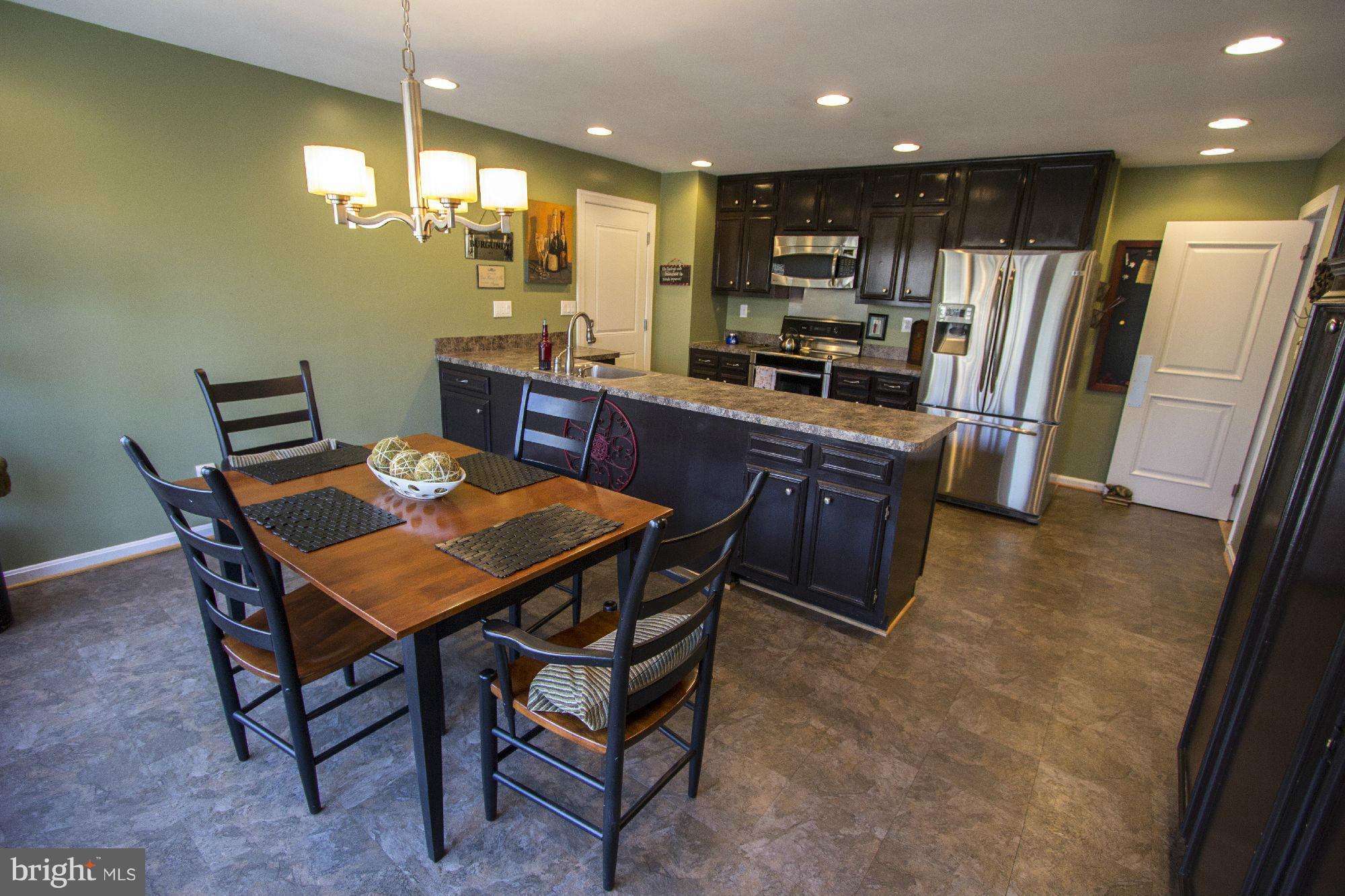 4060 Ridgeview Circle McLean, VA 22101 - Photo 7 of 30 Kitchen