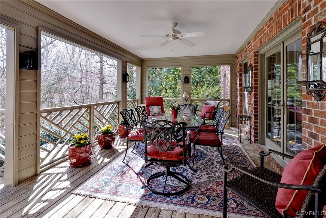 101 Spring Branch Williamsburg, VA 23185 - Photo 40 of 44 a living room filled with furniture
