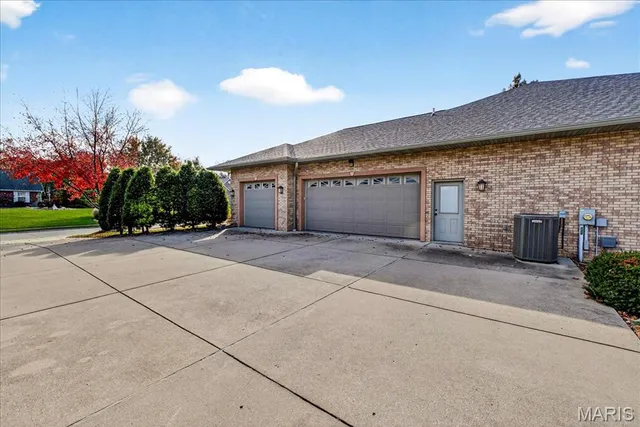 $745,000 | 1504 Gedern Drive, Columbia, IL 62236