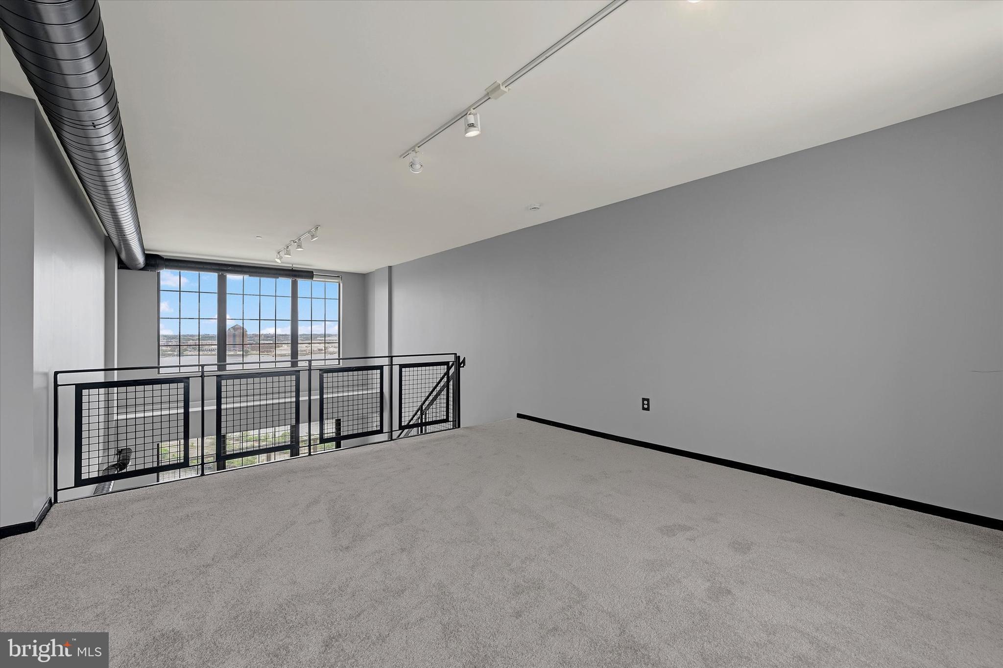 1200 Steuart Street, Unit 1913 Baltimore, MD 21230 - Photo 36 of 94 Expansive upper-level Loft.